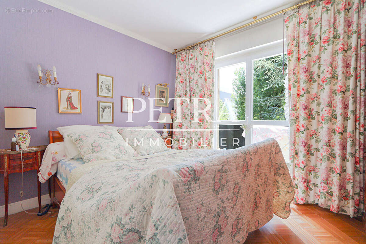 Appartement à L&#039;HAY-LES-ROSES