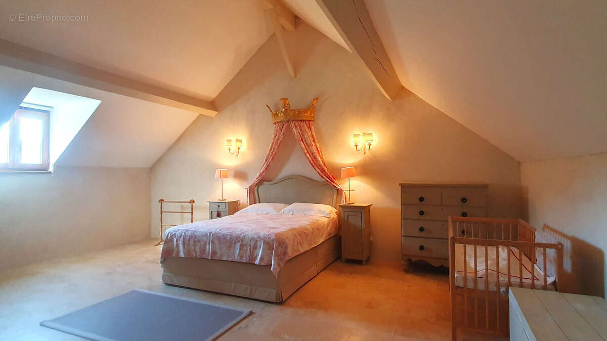 Najac. Propriété de caractère rénovée avec vue exceptionnelle - photo 13