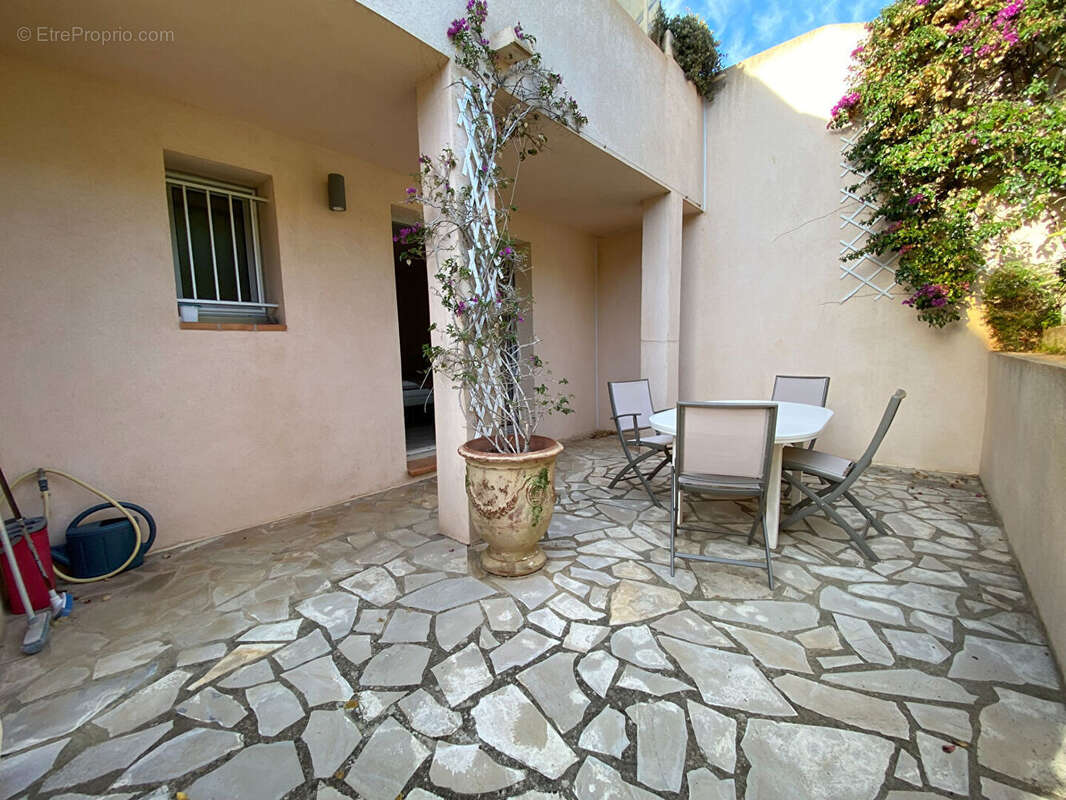Appartement à SIX-FOURS-LES-PLAGES