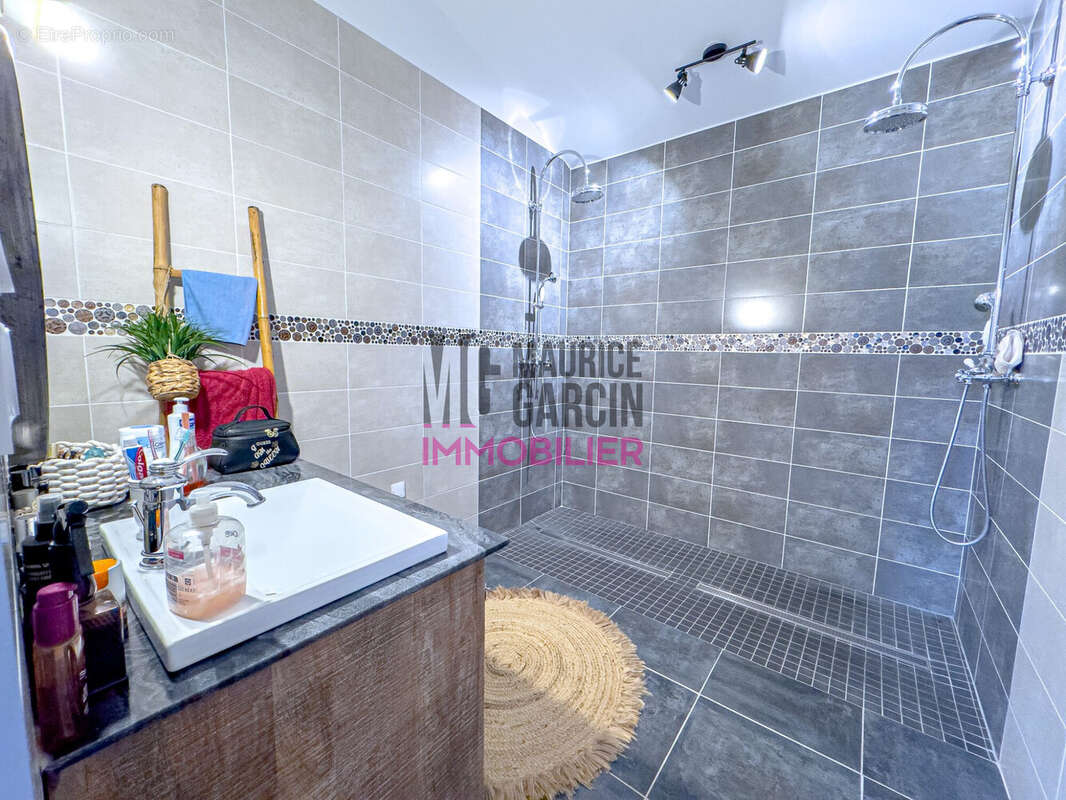 Maison 121 m² à Laudun-L'ardoise  - photo 8