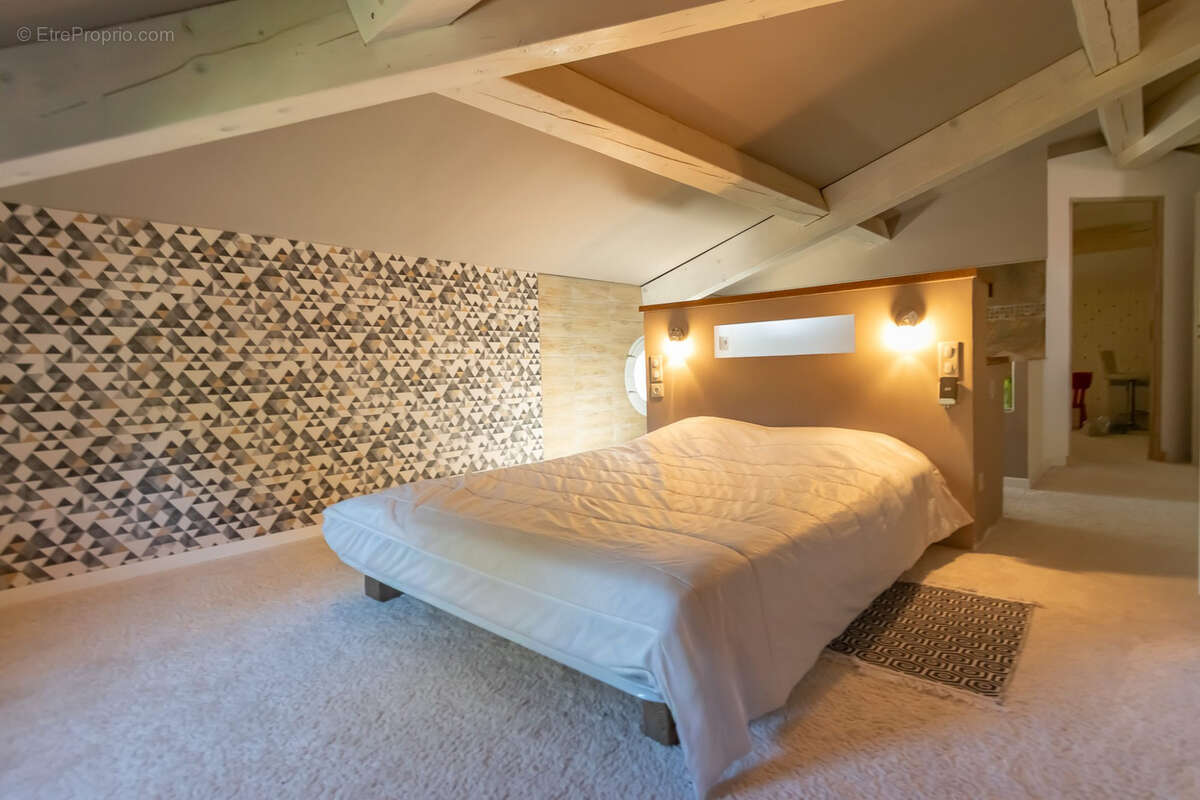 Maison familiale avec studio indépendant, piscine et grand terrain - photo 24