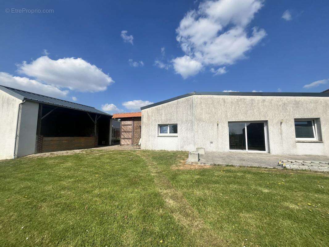 Maison 4 chambres  + annexe 82m2, garage, hangar et dépendances - photo 17