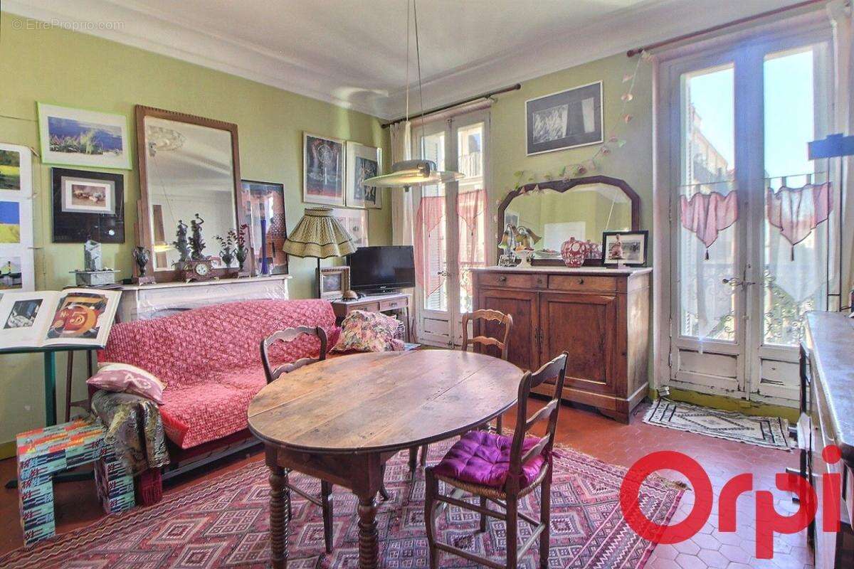 Appartement à MARSEILLE-1E