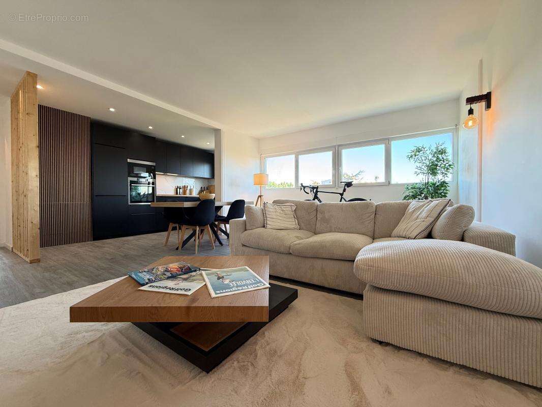 Superbe APPARTEMENT rénové à proximité immédiate des commerces - photo 2