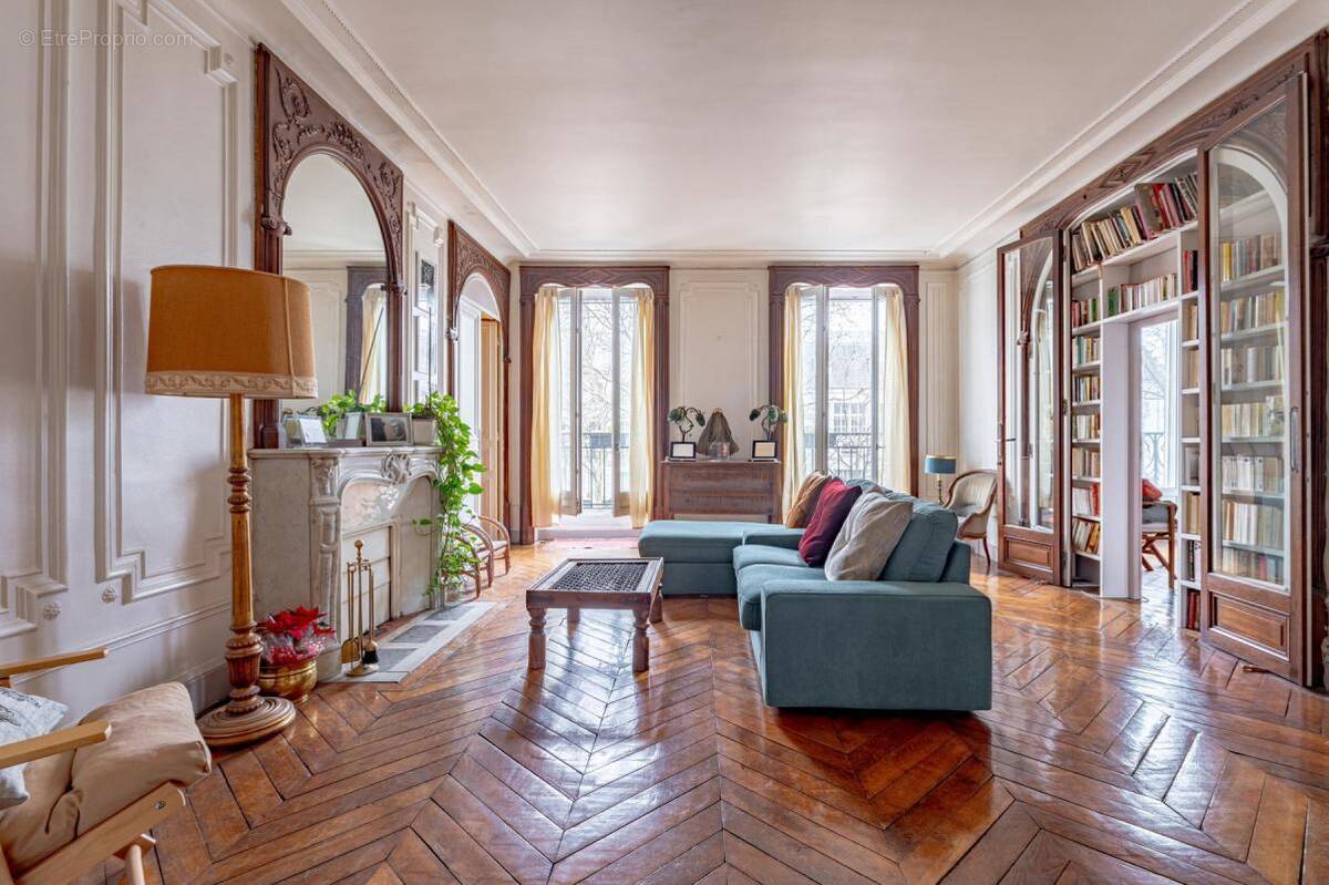 Appartement à PARIS-18E