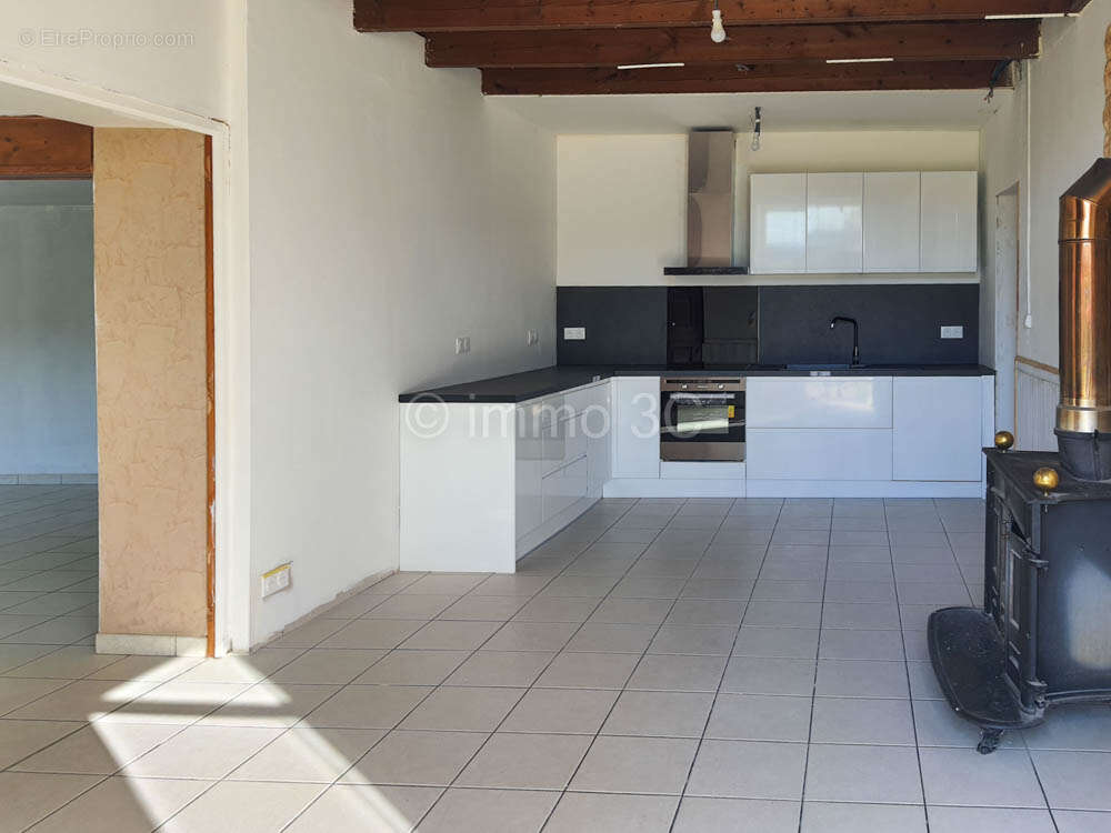 Maison à CHEF-BOUTONNE
