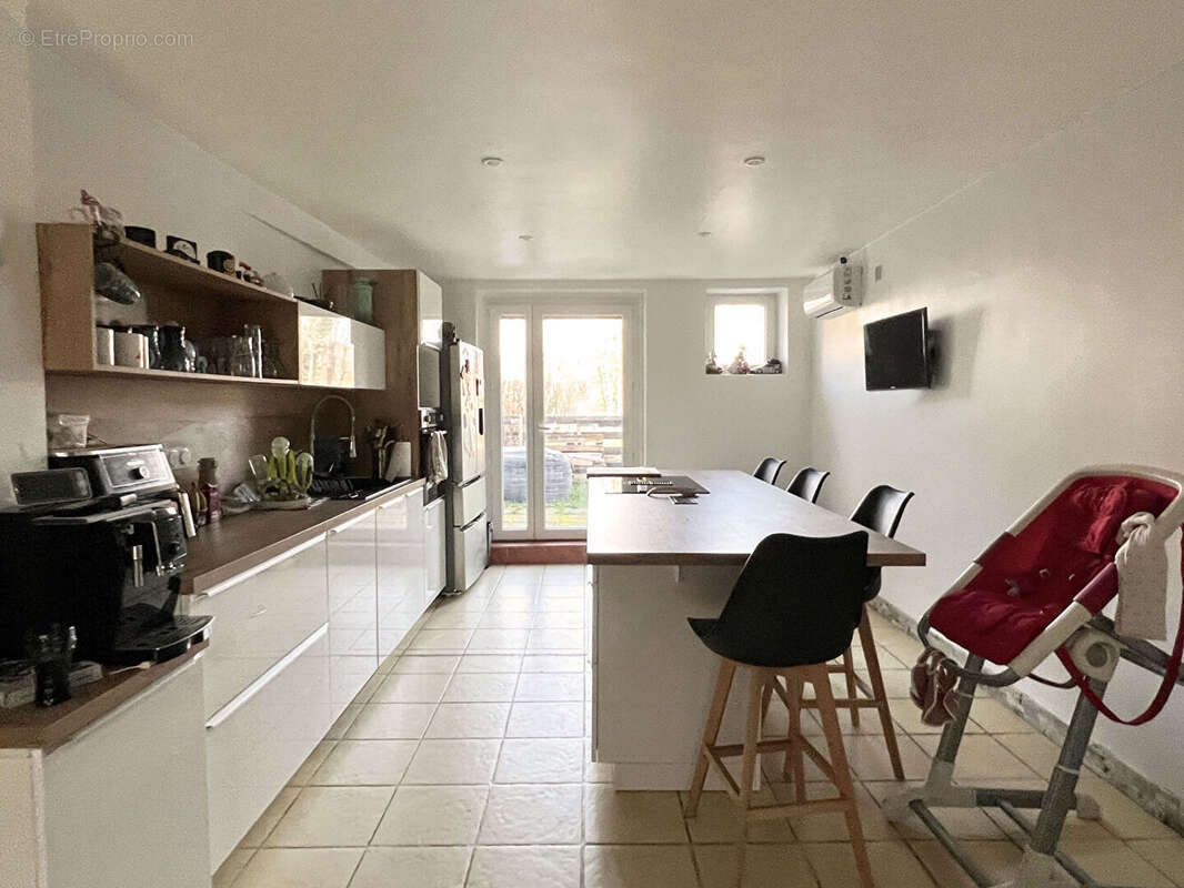 Maison à SAINT-GENES-CHAMPANELLE