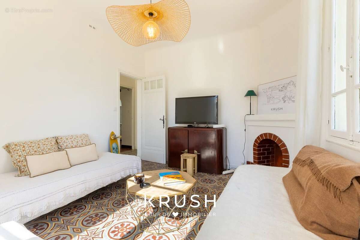 Appartement à SAINT-CYR-SUR-MER