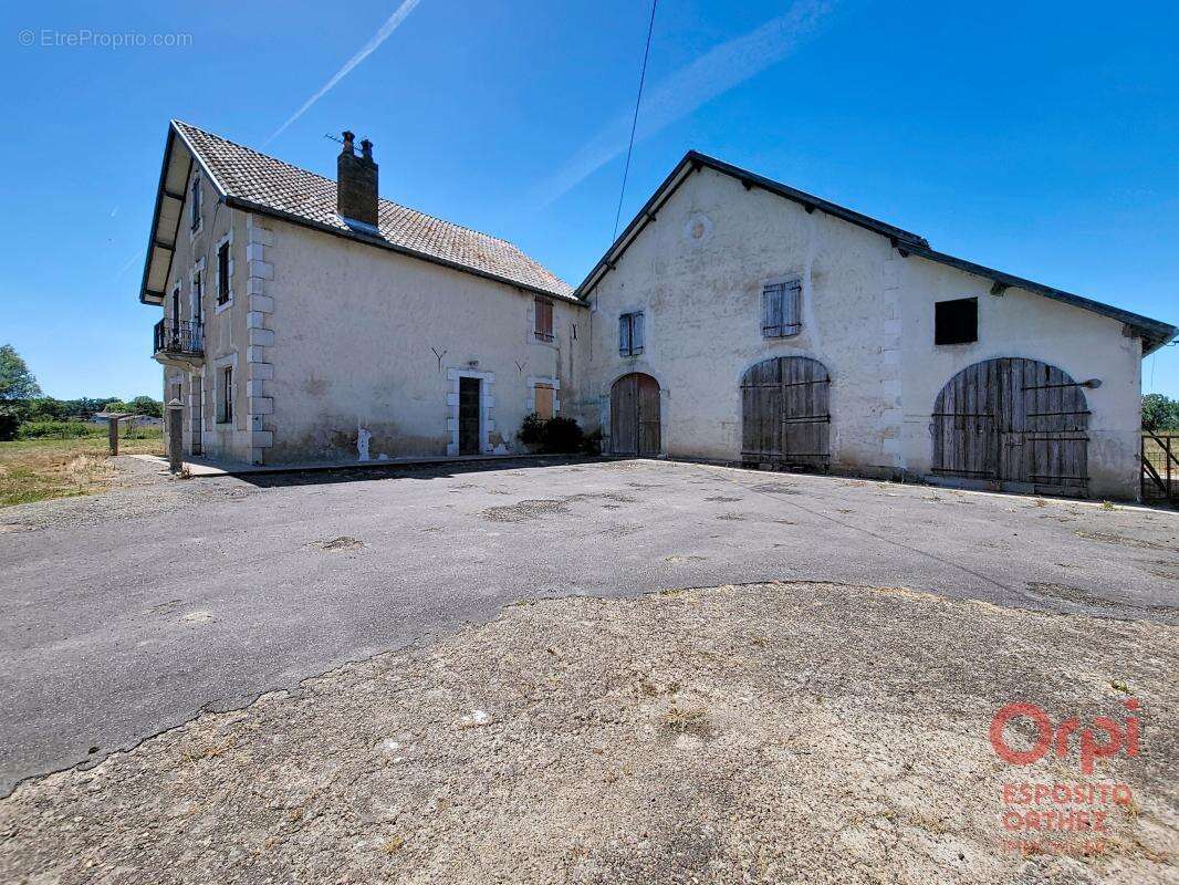 Maison à CASTEL-SARRAZIN