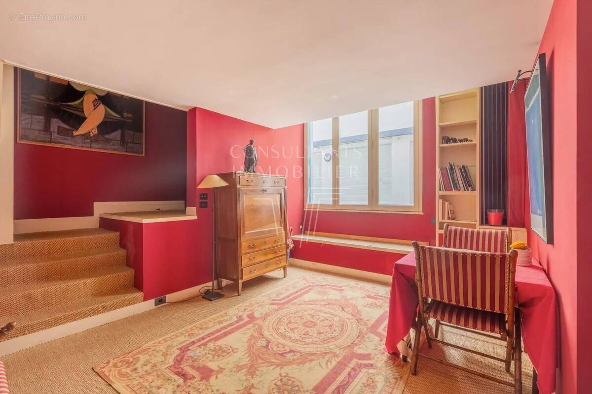 Appartement à PARIS-7E