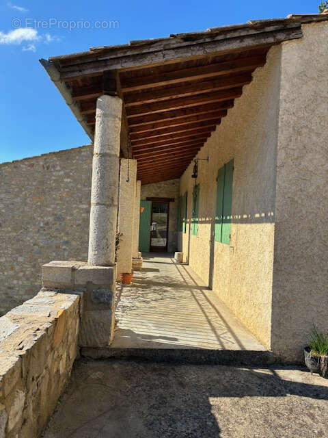 Maison 186m2 + appartement loué + rivière + terrain 3500m2 attenant + potager 800m2 - photo 16