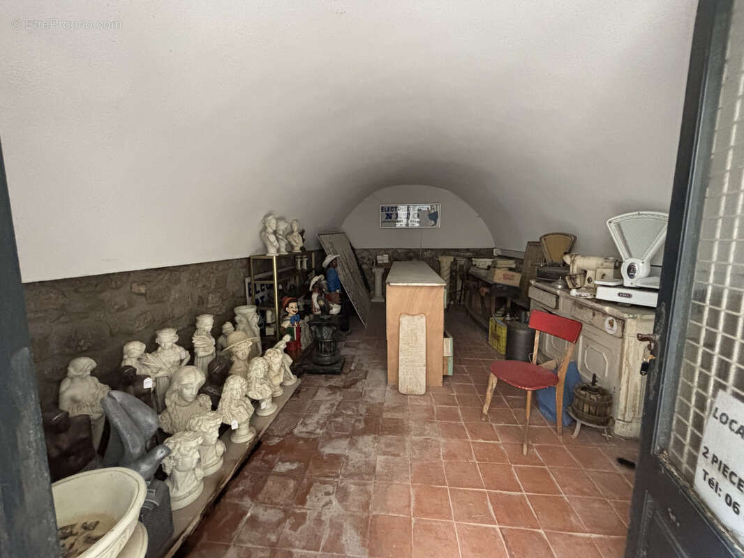 Autre à PEILLE