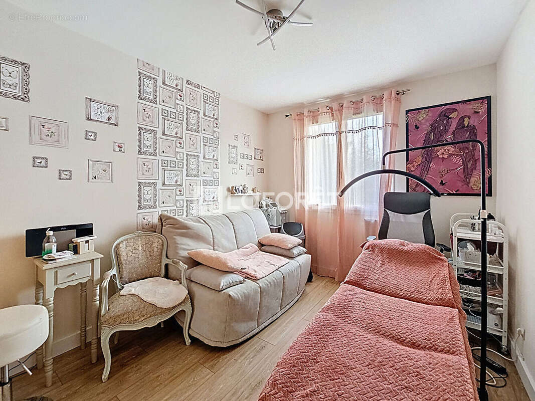 Appartement à LINAS