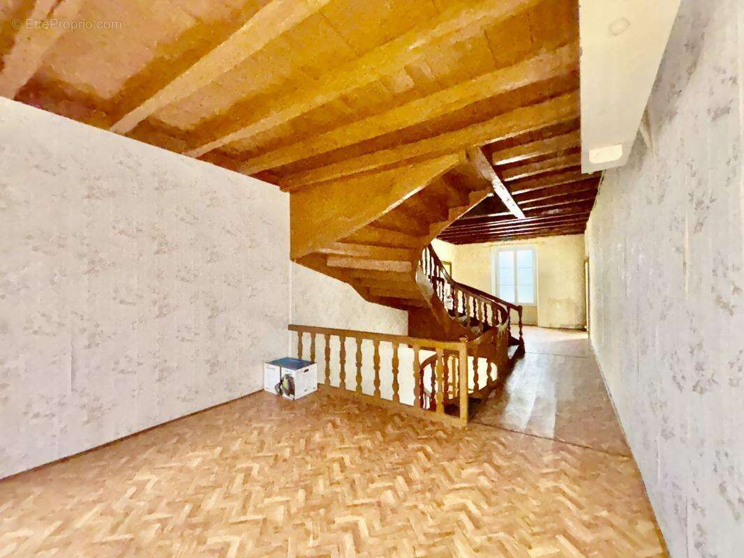 Maison à VIEUX-RUFFEC