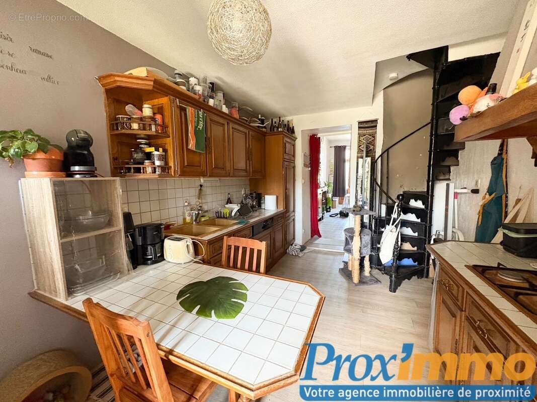 Maison à SAINT-GEOIRE-EN-VALDAINE