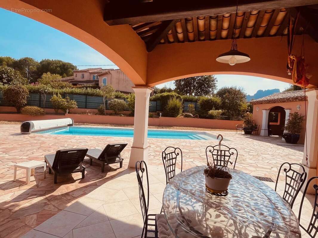 Maison à ROQUEBRUNE-SUR-ARGENS