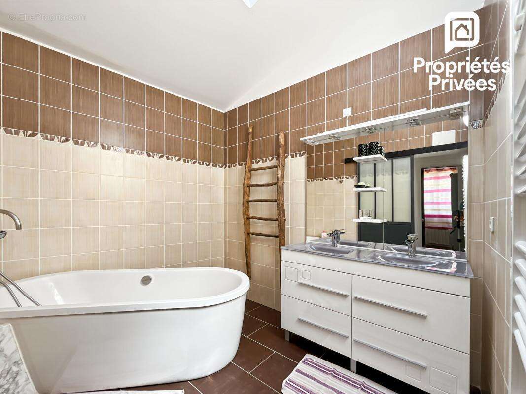 Maison familiale de 184 m² sur une propriété arboré à 3 minutes de Créon - photo 6