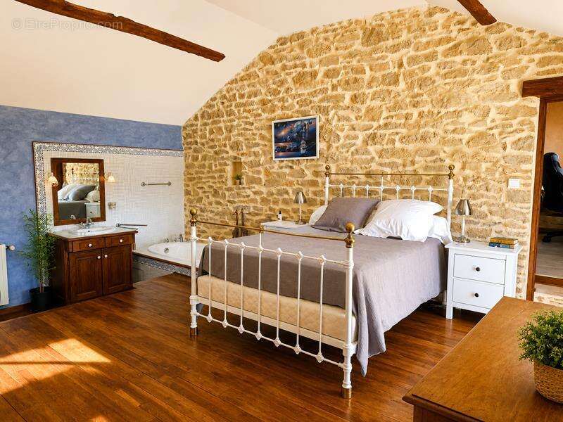 Maison en pierre de 8 pièces principales - photo 5