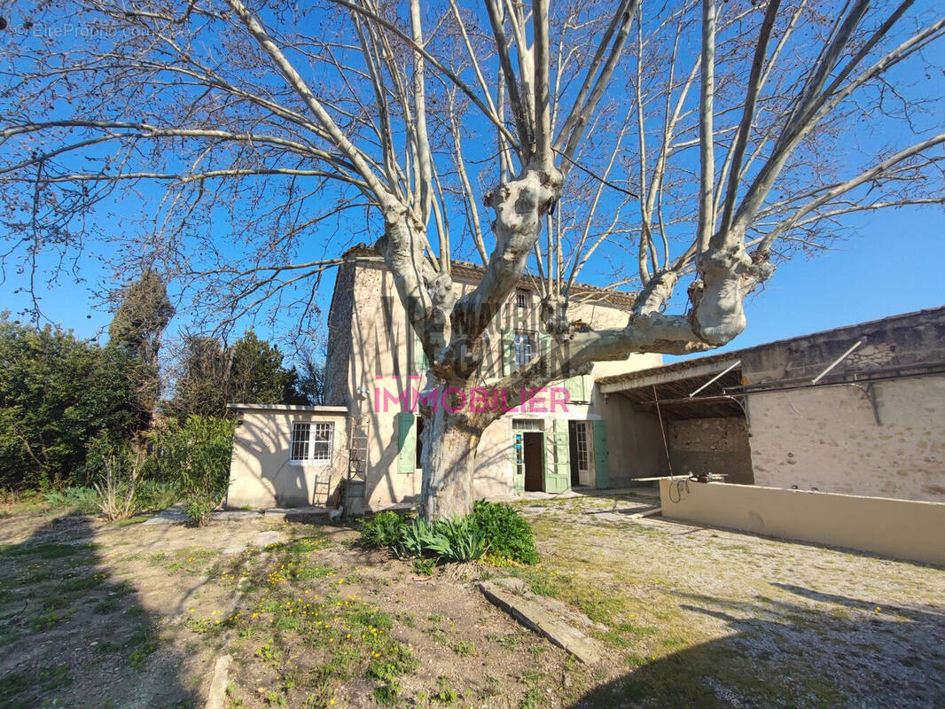 Maison à PERNES-LES-FONTAINES
