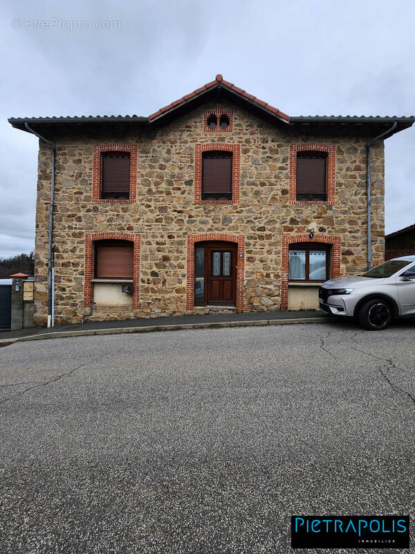Maison à MARINGES