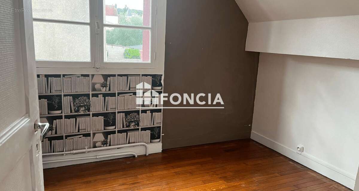 Maison à BONNIERES-SUR-SEINE