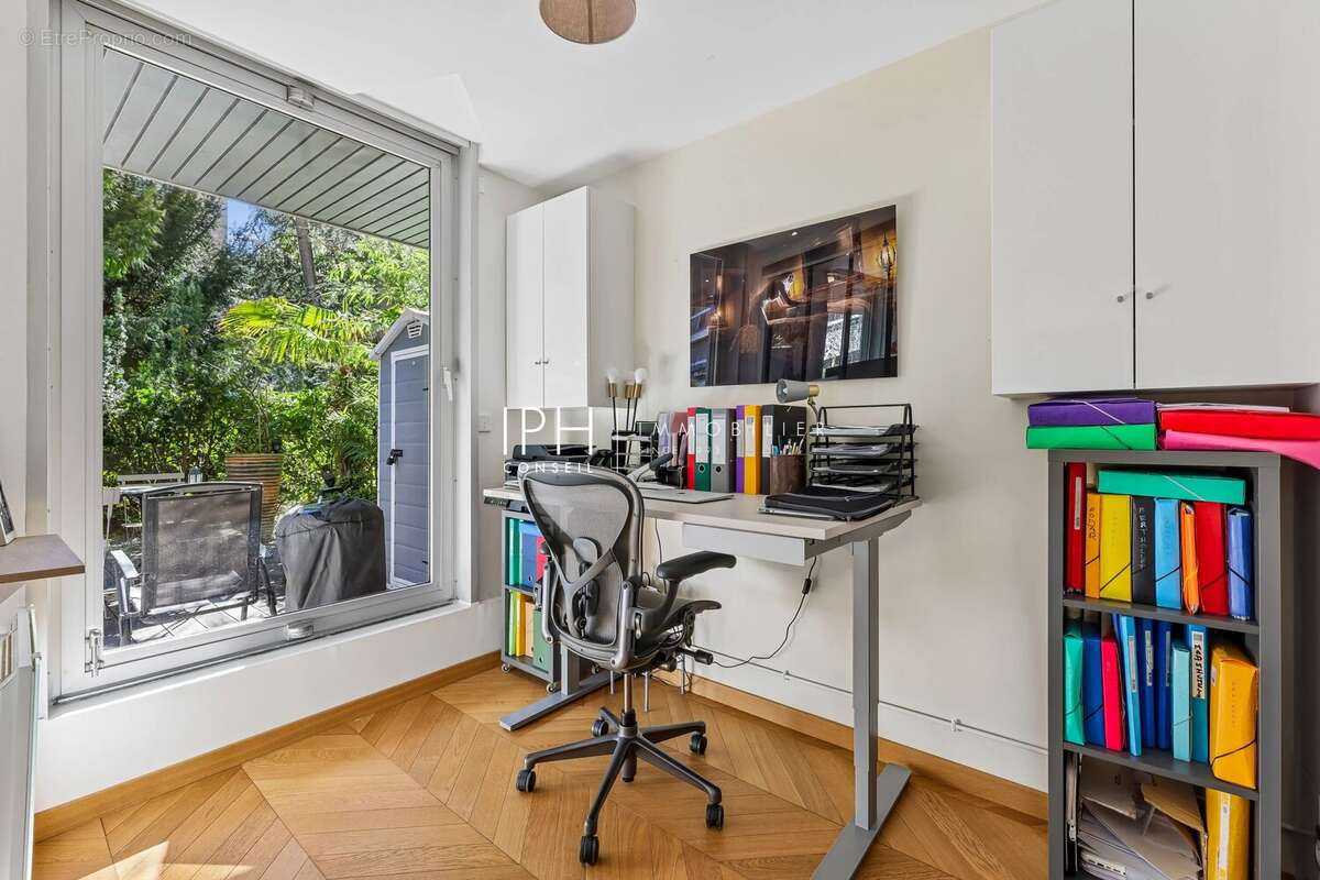 Appartement à NEUILLY-SUR-SEINE