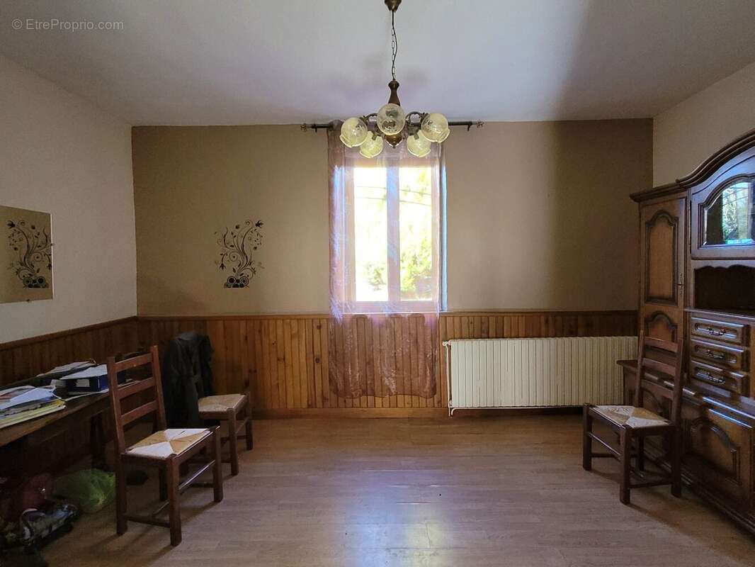 Maison à SAINT-LEONARD-DE-NOBLAT