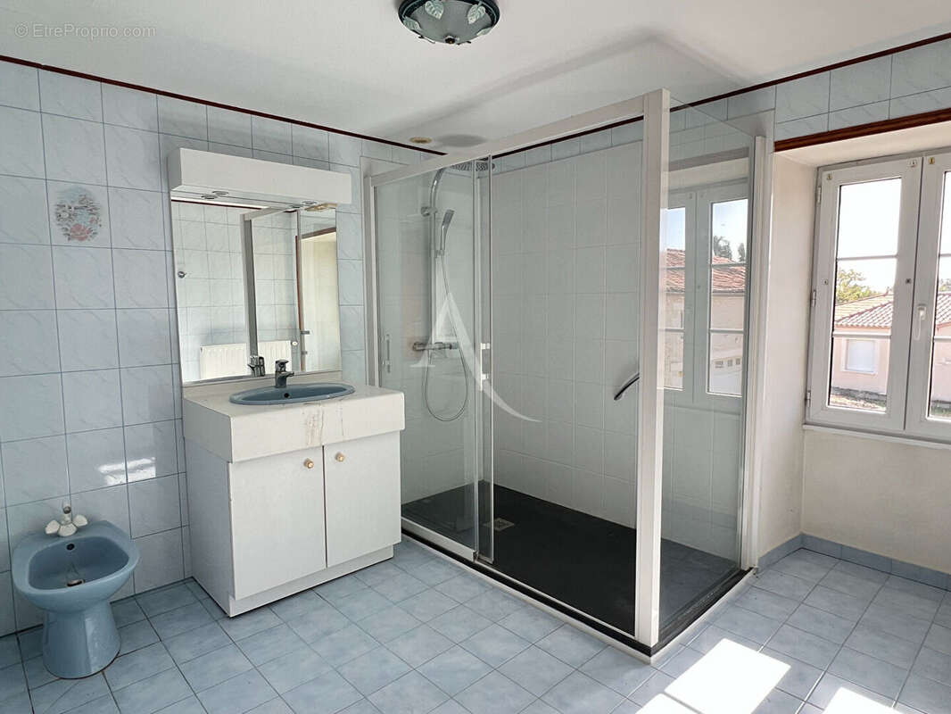 Maison à MOUZEUIL-SAINT-MARTIN