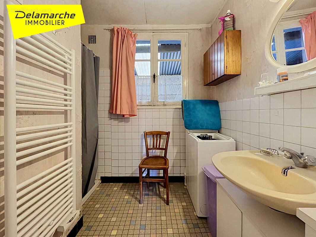 A VENDRE : Maison d'habitation en pierres en campagne à Sainte Cécile - photo 9