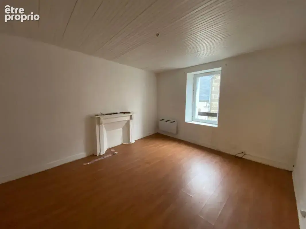 Plouarzel - Immeuble de trois locaux commerciaux et de trois appartements - photo 4