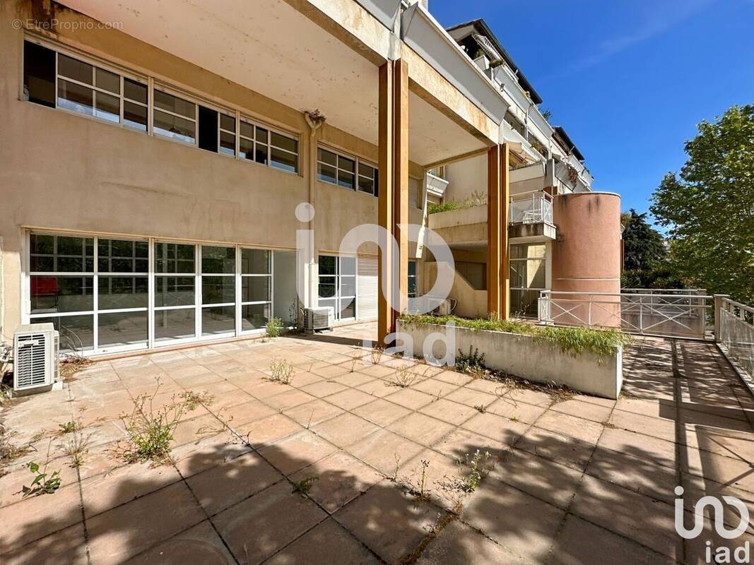 Photo 1 - Commerce à ARLES