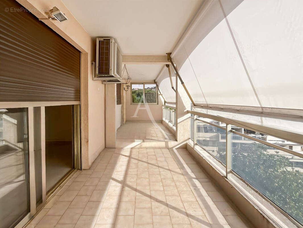 Appartement à LE CANNET