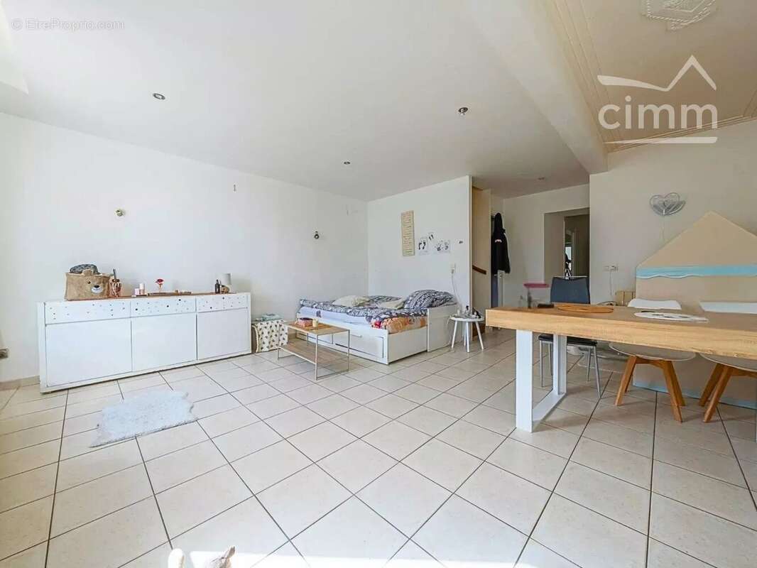 Maison de ville vendue louée – Idéal investissement locatif – Montendre (17) - photo 2
