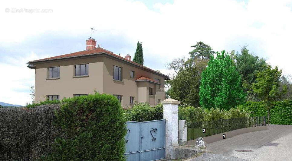 Appartement à CHARBONNIERES-LES-BAINS