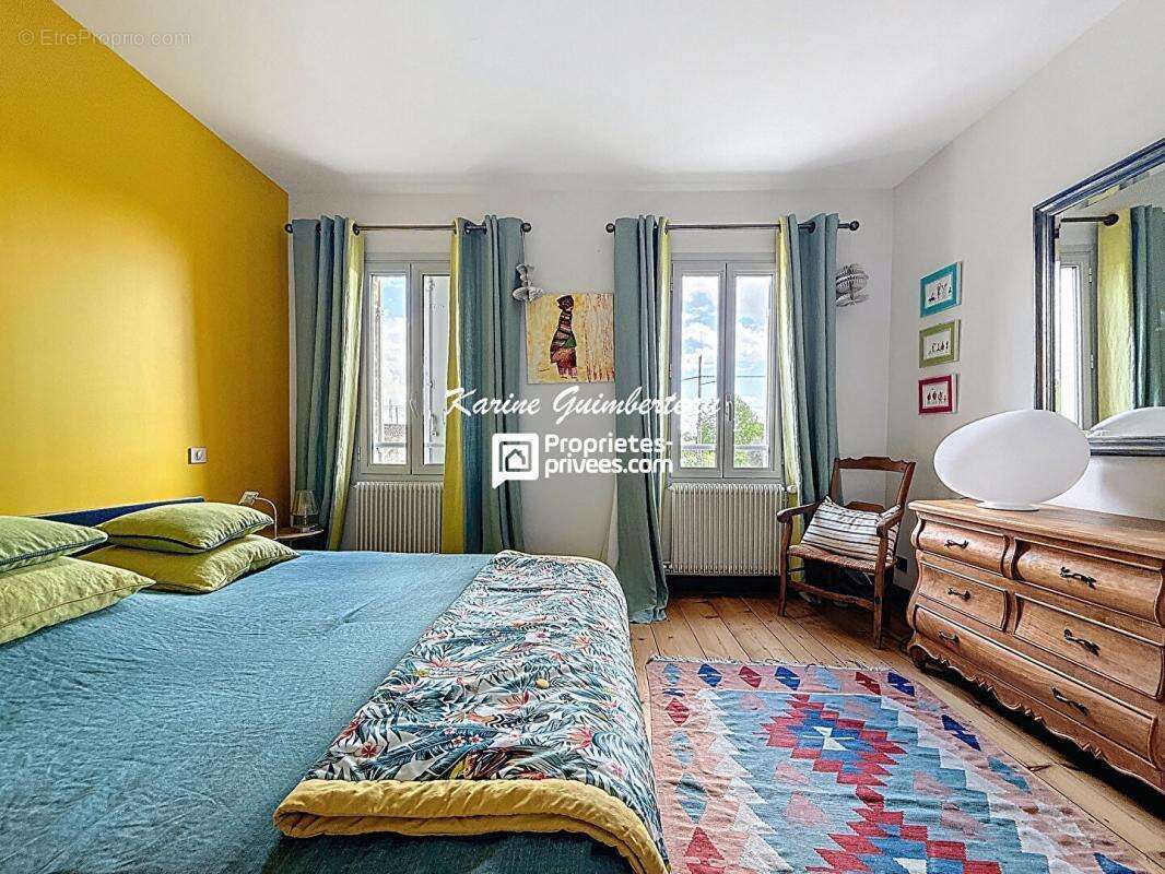 Maison à SAINT-EMILION