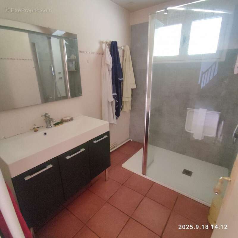 Maison à BEYCHAC-ET-CAILLAU