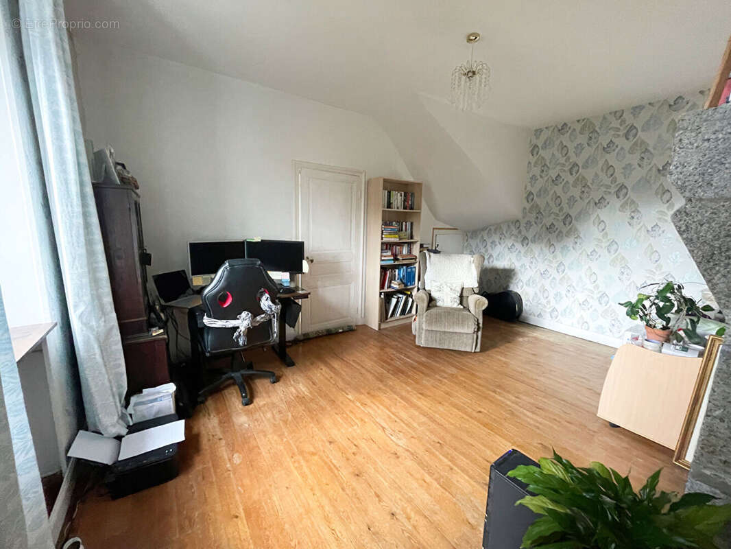 Maison à CARHAIX-PLOUGUER