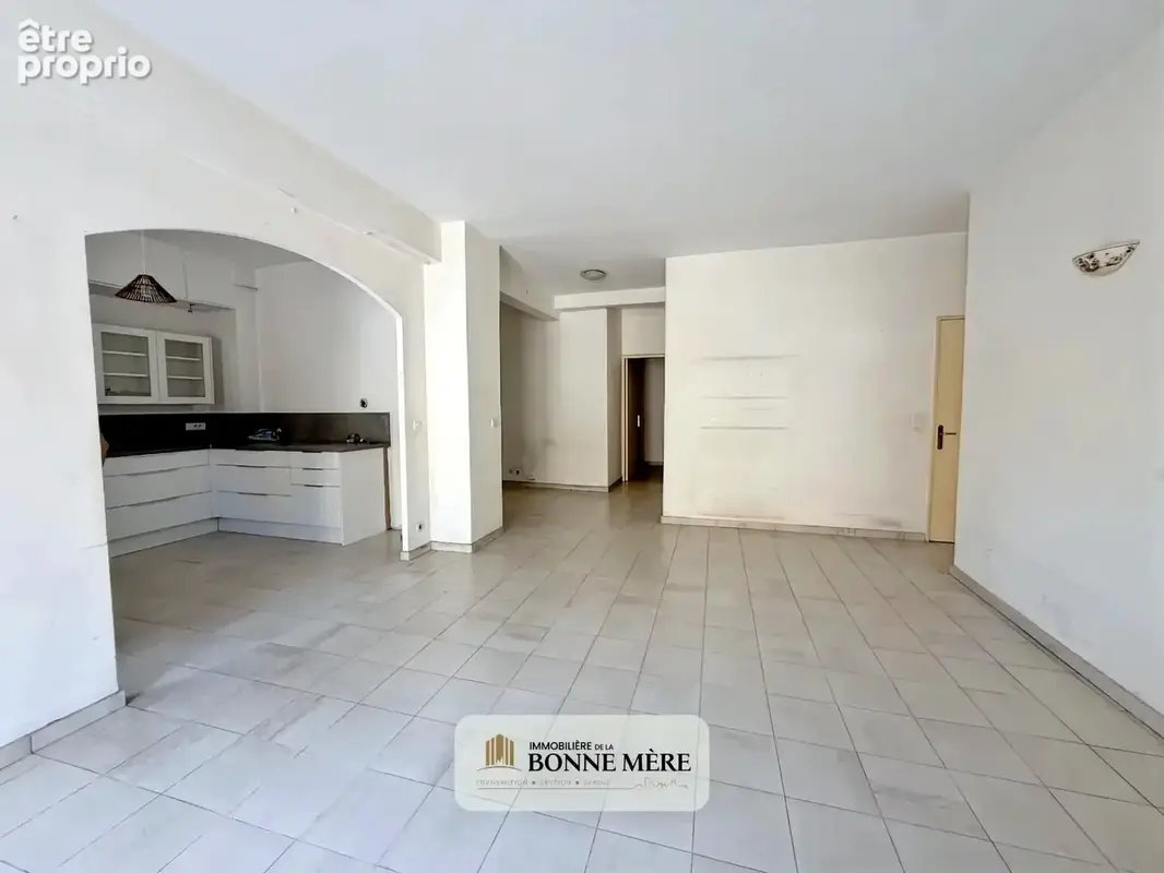 Appartement 3 pièces 78 m² à vendre à Marseille-2e (13002) - photo 3