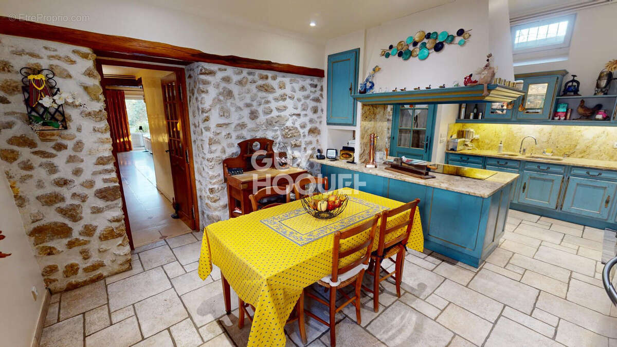 Maison à COURSON-MONTELOUP