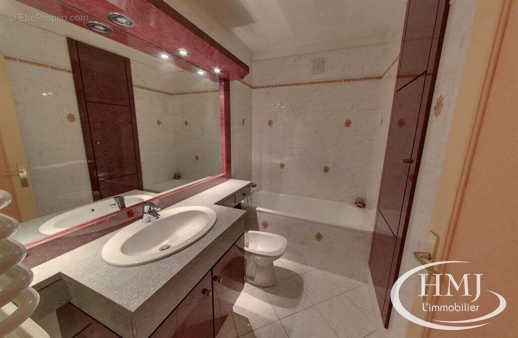 Maison à COURCOURONNES