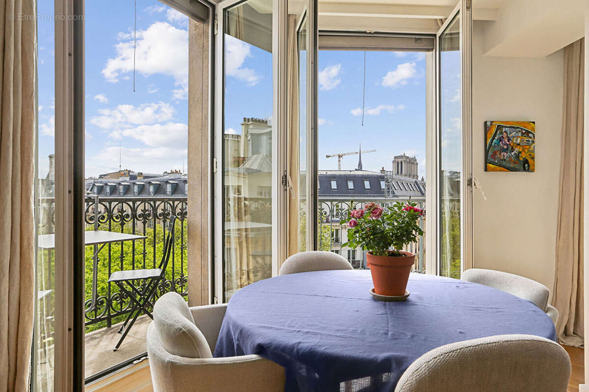 Appartement à PARIS-4E