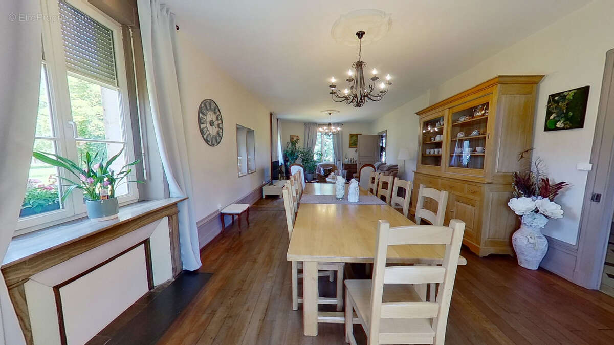 Maison à GONDRECOURT-LE-CHATEAU