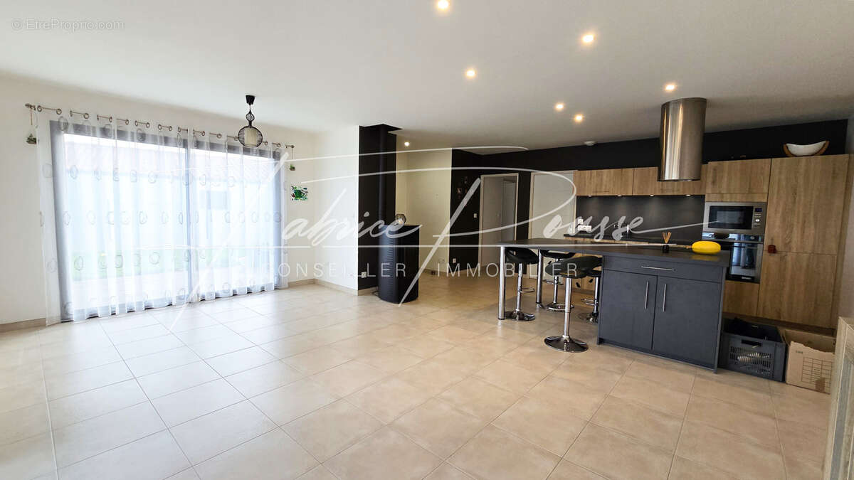 Maison à TONNAY-CHARENTE