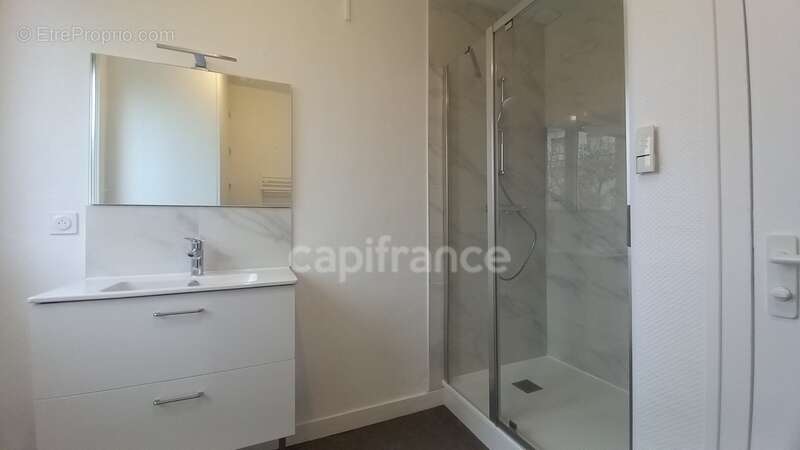 Dpt Vienne (86), à vendre POITIERS appartement T3 de 100 m² + garage + parking - photo 6