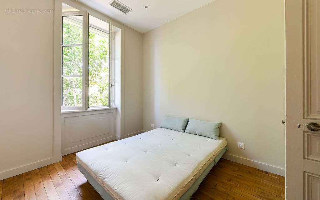 Hauteurs de Saint-Cyr-au-Mont-d'Or   Propriété de Maître de 340 m2 - 8 pièces 5 suites - photo 26