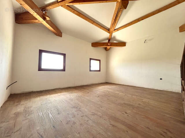 Maison 176 m2 avec dépendances - photo 7