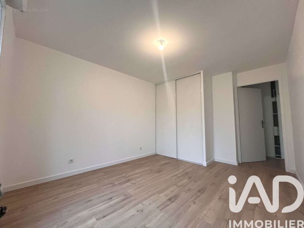 Appartement 68 m² à La Queue-En-Brie  - photo 8