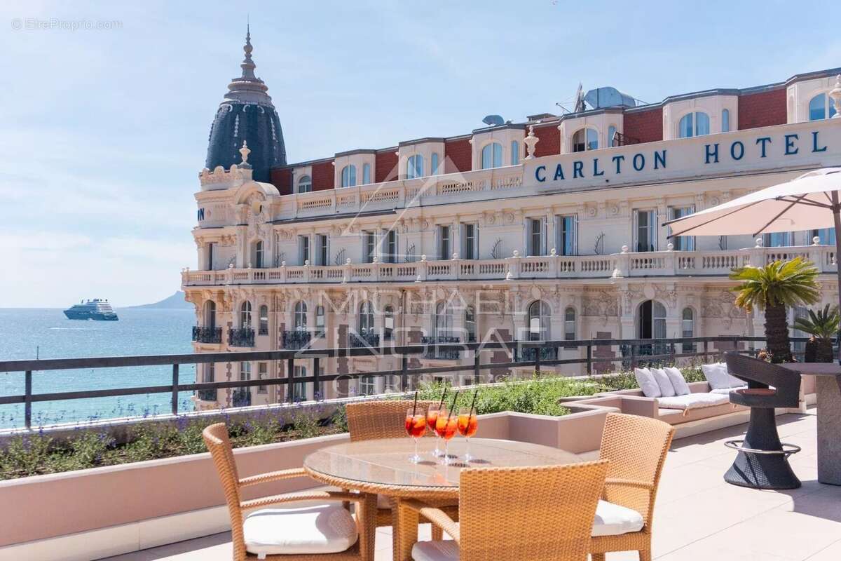 EXCLUSIVITE - CANNES Proche Carlton - Appartement d'exception avec spacieuse terrasse  vue mer - photo 3