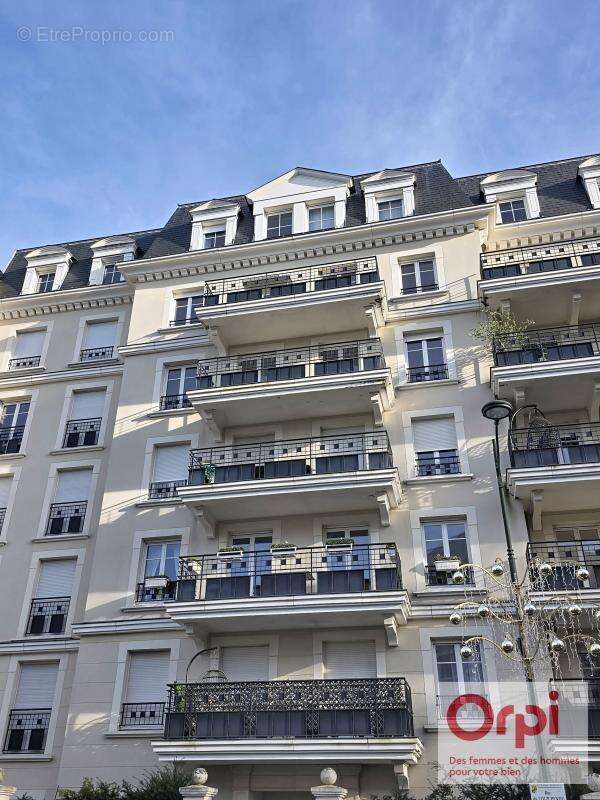 Appartement à LE PLESSIS-ROBINSON