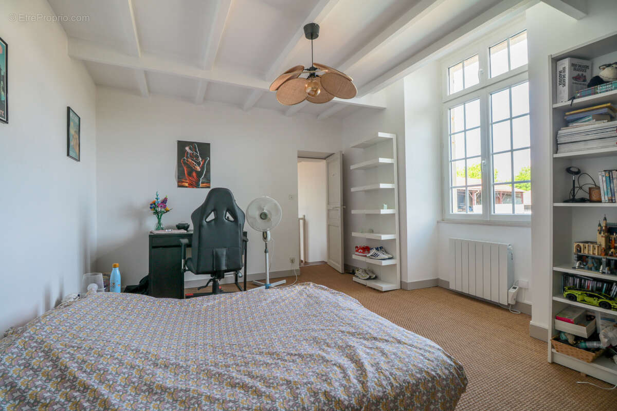 Maison de caractère, 264 m2, 4 chambres, bureau, piscine, dépendances - photo 11